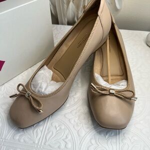 Naturalizer Women's Tan Ballet Flats